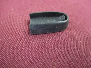 1941-50 Packard Vent Window Divider Gasket 372918 NOS - Bild 1 von 2