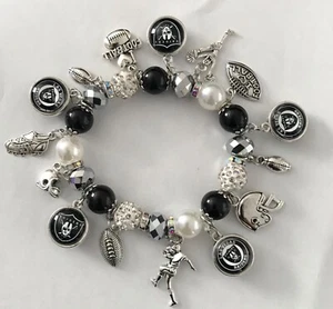 Las Vegas Raiders charm bracelet - Picture 1 of 3