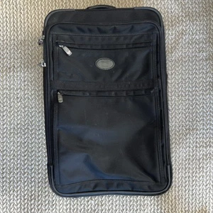 Kirkland Signature Duramax Ballistic 22" aufrechtes erweiterbares Handgepäck auf Rädern - Bild 1 von 11