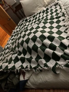 Blanket Fleece Tied Approx. “60x50” Reversible Green And White Checked Beautiful - Picture 1 of 7