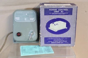 HORNBY DUBLO A3 CONTROLLER 0-12 Volt & TRANSFORMER 240 Volt INPUT 2pmv - Picture 1 of 15