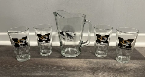 Mizzou Tigers Missouri Glass Beer Beverage Pitcher w/ 4 Tiger glasses !!! Cover