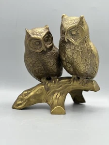 Statuina grande vintage metà secolo ottone due gufi su ramo pesante - Foto 1 di 9
