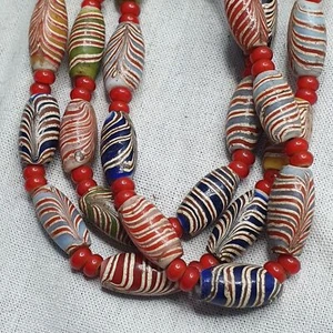 AA Vintage Fancy Feather and venetian 6mm Whiteheart Beads 18x9.5MM- 24" - Picture 1 of 12