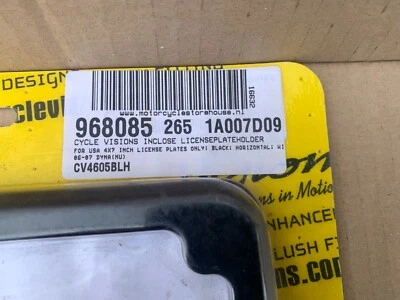 Soporte de matrícula con número de montaje lateral Harley con luz trasera LED Foto 1 de 4