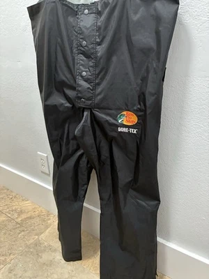BABEROS DE PESCA DE LLUVIA BASS PRO SHOPS NEGROS 4 BOTONES GORE-TEX PARA HOMBRE TALLA GRANDE Foto 1 de 4
