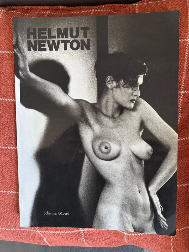 Libro raro Helmut Newton Big Nudes 1982 tapa de papel edición en idioma alemán Foto 1 de 4