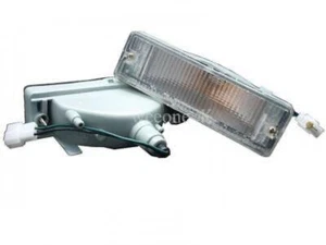 LAMPADA LUCE PARAURTI ANTERIORE COLORE BIANCO USO PER NISSAN D21 925 FRONTIER PICKUP - Foto 1 di 3