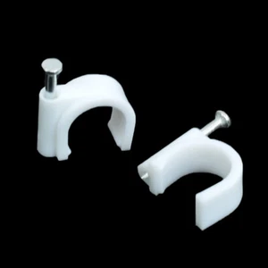 100 White Round Nail Cable Clips Ethernet Computer Wire TV Aerial RG6 Coax 12mm - Afbeelding 1 van 8
