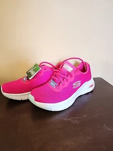 size 6 Skechers Woman's Arch Fit Machine Washable PINK - Picture 1 of 11