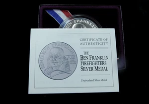 1992 Ben Franklin Uncirculated Firefighters Silver Medal .999 Silver in OGP w/ C - Picture 1 of 4