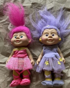 Menge 2 Vintage Russ Berrie Troll Puppen Ballerina & Feenmotiv 5" rosa lila - Bild 1 von 7