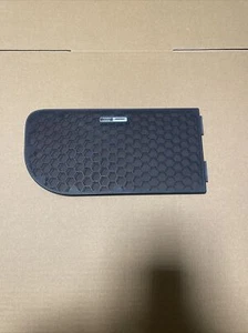 Audi TT 8N MK1 Right Offside O/S Bose Speaker Grill Cover 8N0035420A Black - Picture 1 of 6