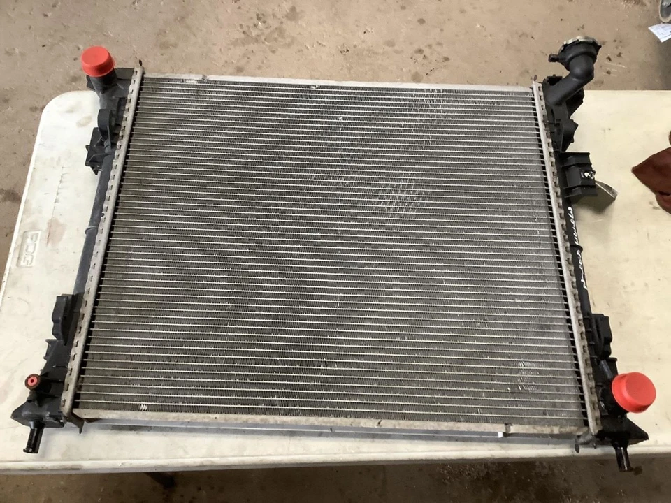 Radiador compatible con 09-14 ROUTAN 331885 Foto 1 de 1