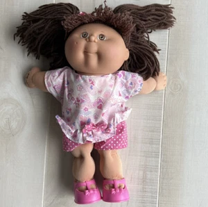 Vtg 1991 Cabbage Patch Kids Girl Doll Brown Hair Brown Eyes CPK Clothing, Shoes - Picture 1 of 21