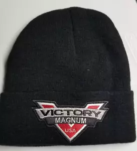 Berretto maglia berretto ricamo moto Victory Magnum nero vestibilità piccola - Foto 1 di 2
