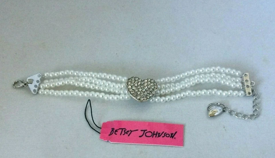 PULSERA BETSEY JOHNSON TONO PLATA CORAZÓN ESTRÁS 3 HILOS IMITACIÓN PERLAS Foto 1 de 1