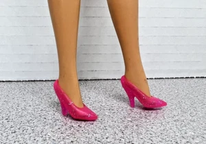 Barbie Puppe durchscheinend HELLROSA Glitzer Schuhe Absätze Pumps (K-1) - Bild 1 von 2