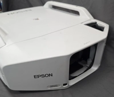 Epson Powerlite Pro Z8050W H265A WXGA HD Projector 7000 LUMENS *62 HOURS*NO LENS - Image 1 of 4