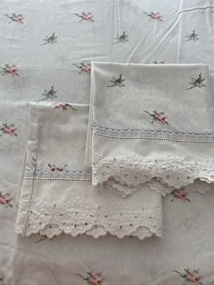 VTG CROSCILL Rosebud Duvet Coverlet Set Eyelet Lace Cottagcore Queen/King - Image 1 of 4
