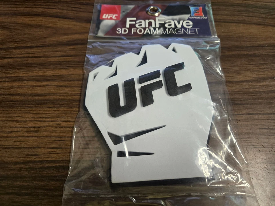 Imán de puño de espuma 3D UFC FanFave - Nuevo stock antiguo Foto 1 de 1