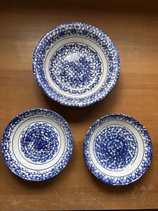 (3) Vtg. HIMARK Blue Spongeware Pottery Bowls (1) 10 1/4 x 3 (2) 8 1/4 x 1 3/4 - Picture 1 of 16