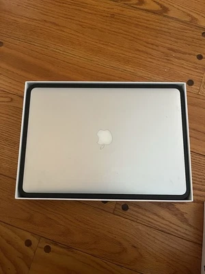 Apple MacBook Pro A1707 i7-6920HQ 2.9GHz 16GB 1TB SSD 15" 2017 Sierra Foto 1 de 4