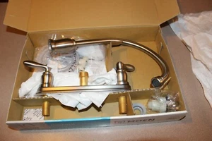 Grifo de cocina de arco alto Moen Caldwell CA87060SRS con spray lateral acero inoxidable - Imagen 1 de 12