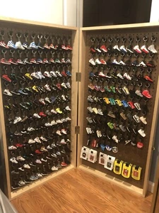 Mixed Lot 25 Sneaker Keychains - Picture 1 of 1