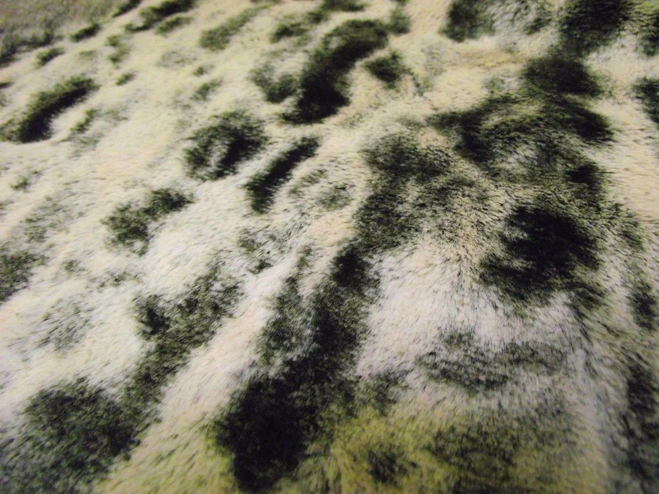 Super Luxury Faux Fur Fabric Material - MICRO CREAM MIX - Image 1 of 1