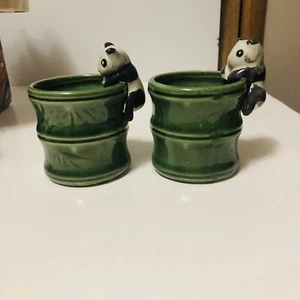 Soportes de púa de dientes Tchotchkes 2 osos panda en pequeñas macetas verdes decoración - Imagen 1 de 6