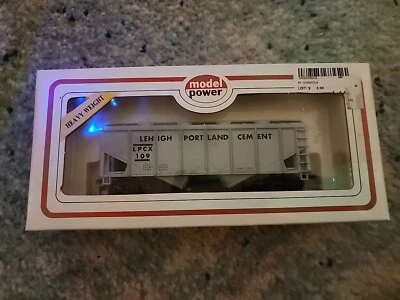 HO Model Power 8081 LEHIGH PORTLAND CEMENT 2 Bay Covered Hopper LPCX109 Nib - Image 1 of 4