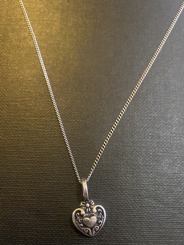 SAINT LAURENT (YSL) Collana Ciondolo Cuore Vittoriano Saint Laurent in Metallo