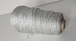 Fibre Silk City filato glitter cono argento 8,9 oz tessitura maglia uncinetto - Foto 1 di 4