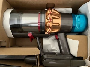 New Dyson V15 Detect Absolute Cordless Vacuum w/Motorba & Laser Heads + HEPA - Picture 1 of 7