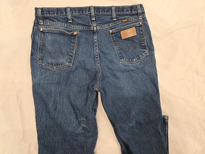 Jeans elásticos Wrangler 34x30 (etiqueta 36x30) para hombre: corte vaquero 947STR, ¡larga duración! Foto 1 de 4
