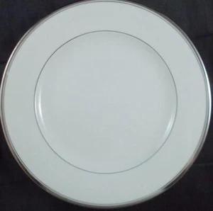Syracuse Countess Dinner Plate - Picture 1 of 3