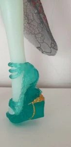 Monster High Haunted StudentSpirits Vandala Doubloons Doll Spare Part SHOE Only - Picture 1 of 1