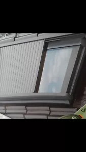 Dachfenster Rolladen mit Solarantrieb - Bild 1 von 2