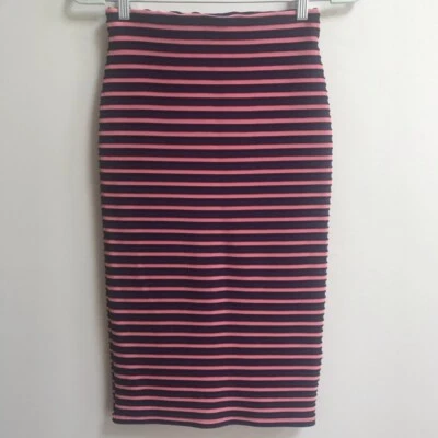 Falda lápiz midi a rayas texturizadas talla 4 TOPSHOP Foto 1 de 4