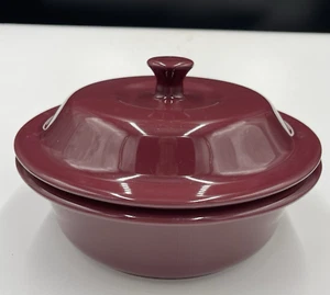 Pampered Chef Round Covered Casserole with Lid Cranberry 1121 Stoneware 6 cup - Picture 1 of 11