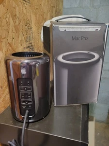 Apple Mac Pro A1481 6-Core 3.5GHz 16GB RAM 256gb D500 - Afbeelding 1 van 9
