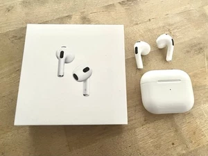 Apple AirPods 3rd Generation Wireless In-Ear Headphones. Reduced Volume. - Zdjęcie 1 z 6