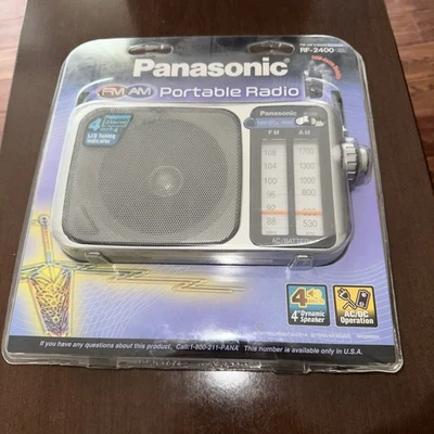 PANASONIC RF-2400 AM/FM AC/DC Portable Radio - Image 1 of 4