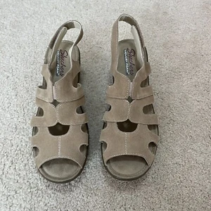 Sketchers Sandals Womens Size 9.5 Beige Suede Leather Open Toe Wedge Heel - Picture 1 of 15