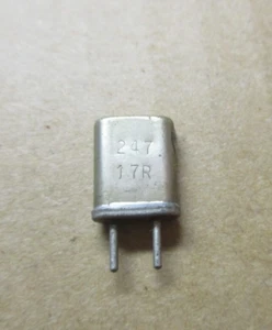 M-Tron 247 17R Radio Crystal 1/32" Diameter X 3/16" Spaced Pins Vintage - Zdjęcie 1 z 4