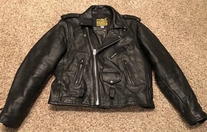 Giacca abbigliamento vintage in pelle Protech taglia 40 con toppa Harley Davidson - Foto 1 di 20