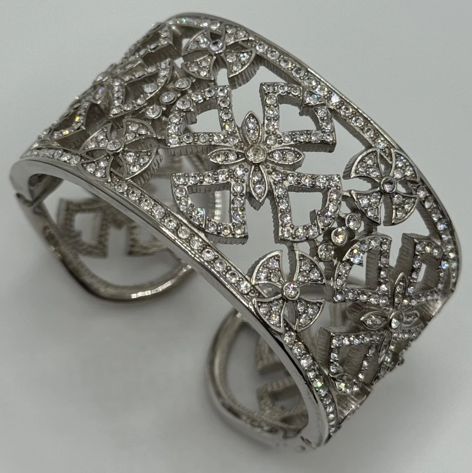 Suzanne Somers 水钻袖口银色铰边手链 — 第 1/4 张图片