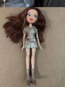 2001 Bratz Collectable Fashion Doll With red hair Hair Brown Eyes - Cloe? Yasmin - Picture 1 of 2