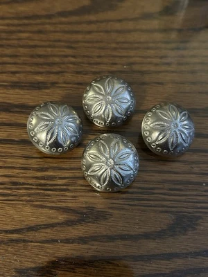 (4) Botones Navajo estampados a mano vintage de plata esterlina anteriores a la década de 1970 sin marca Foto 1 de 4